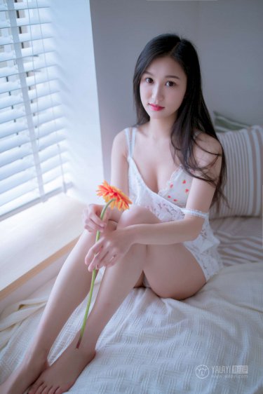 动漫美女挤奶